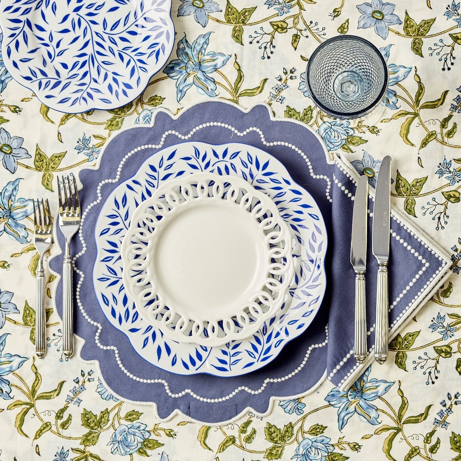 Rent: Abigail Blue Placemat (40cm)