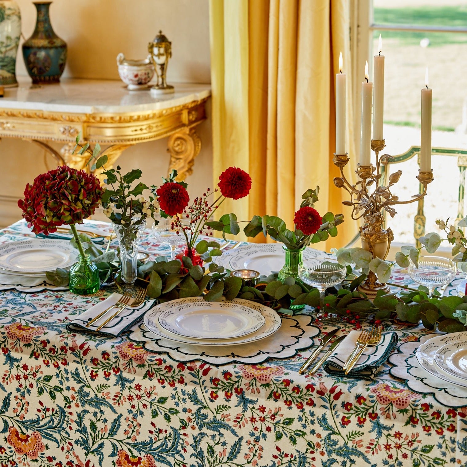 Rent: Eloise Tablecloth