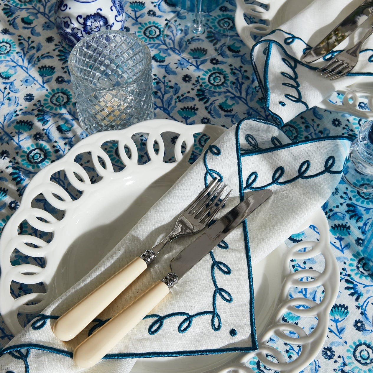 Oliver White Napkins (set of 4)