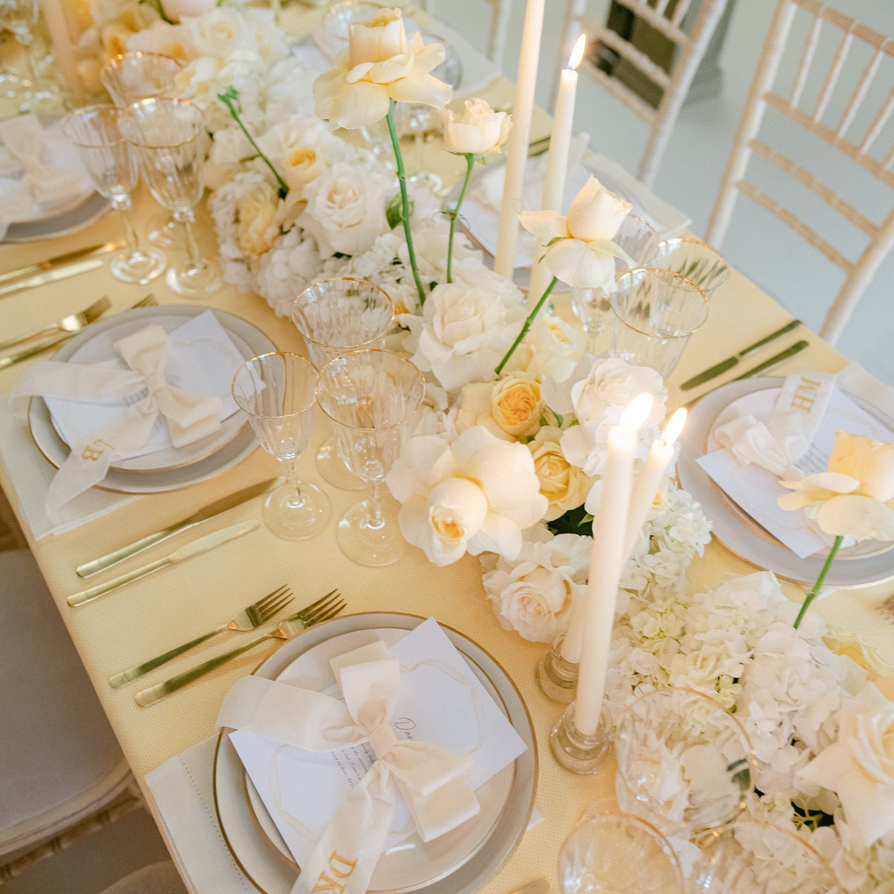 Rent: Natural Blush Gold Edge Bread (18cm)