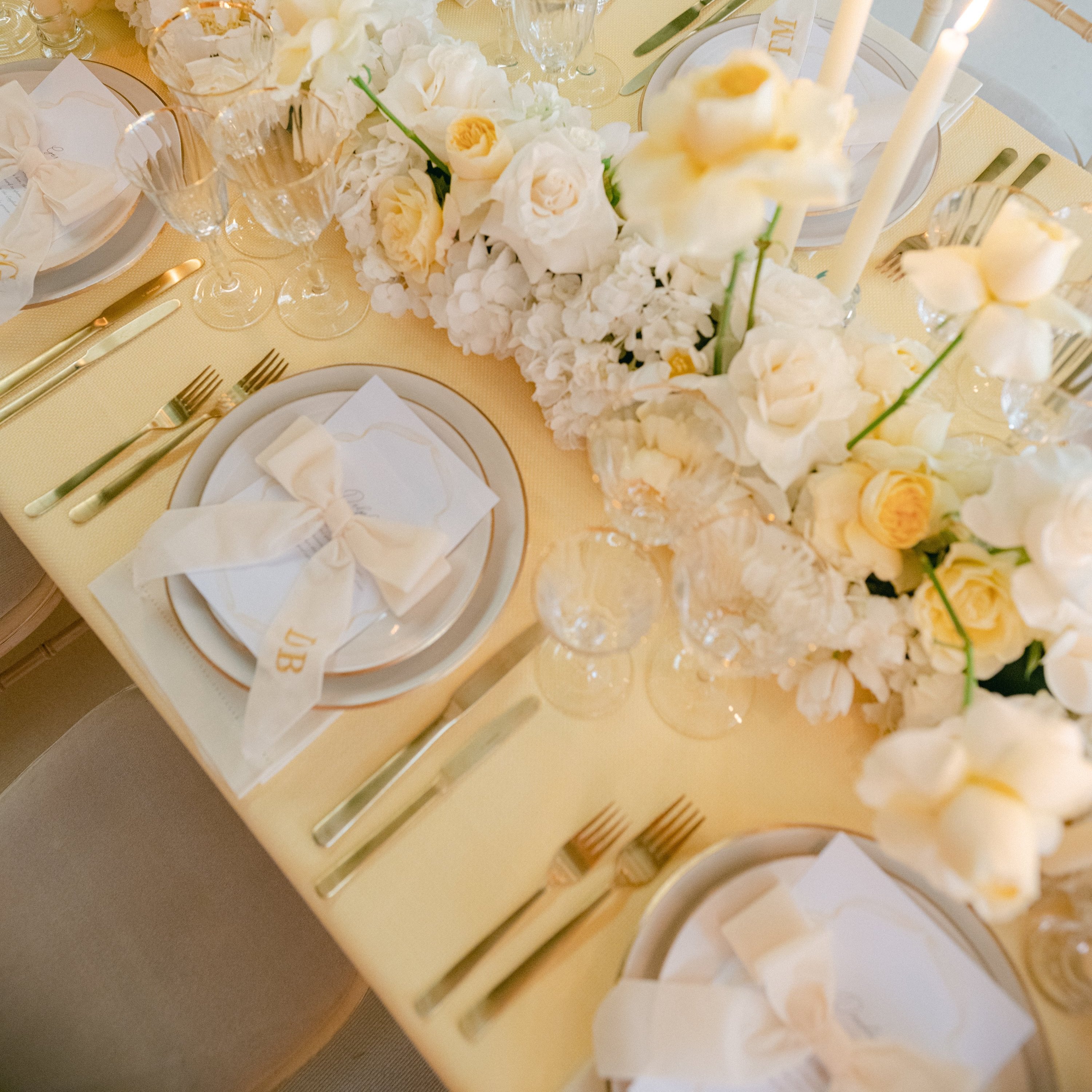 Rent: Natural Blush Gold Edge Dinner (28cm)