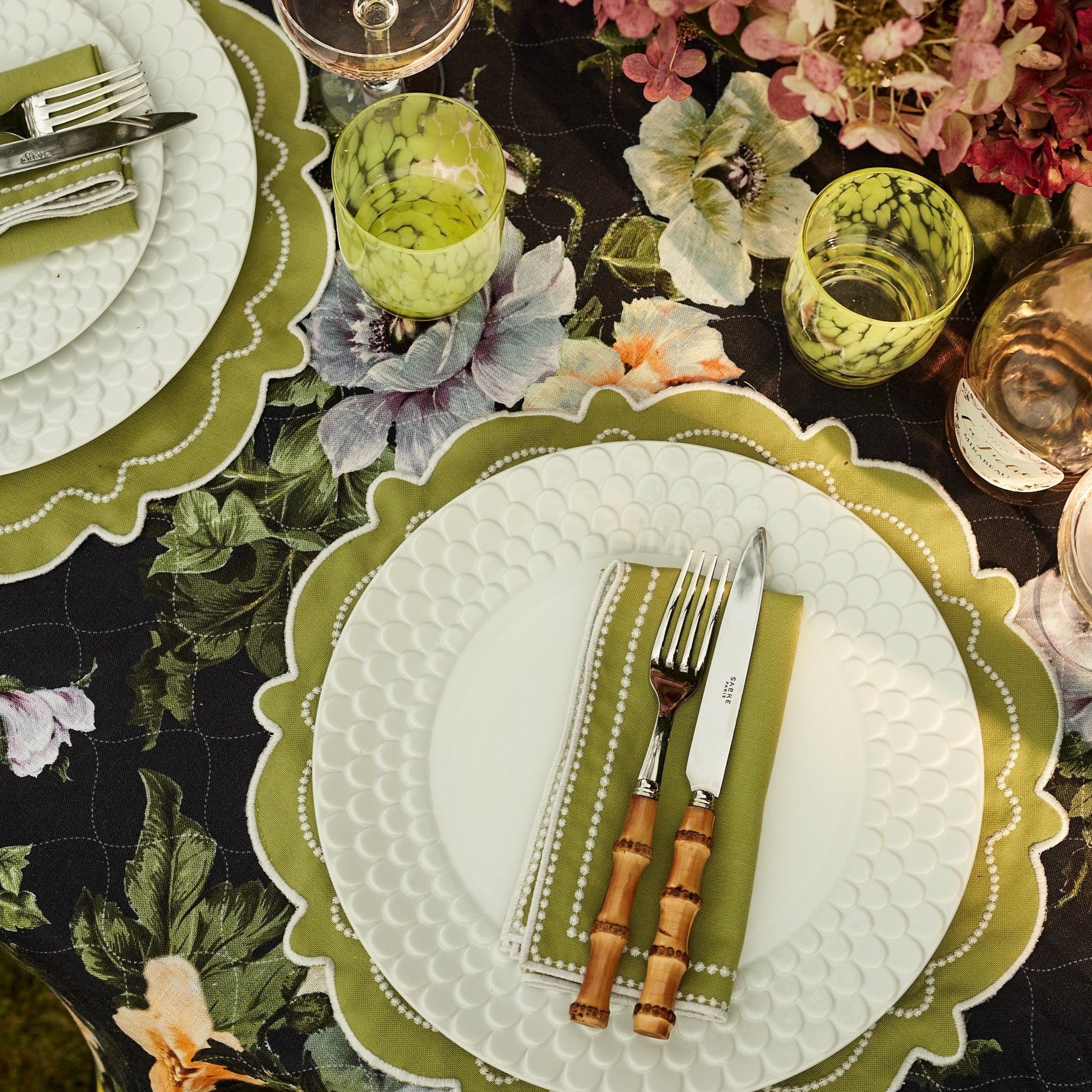 Rent: Abigail Green Placemat (40cm)