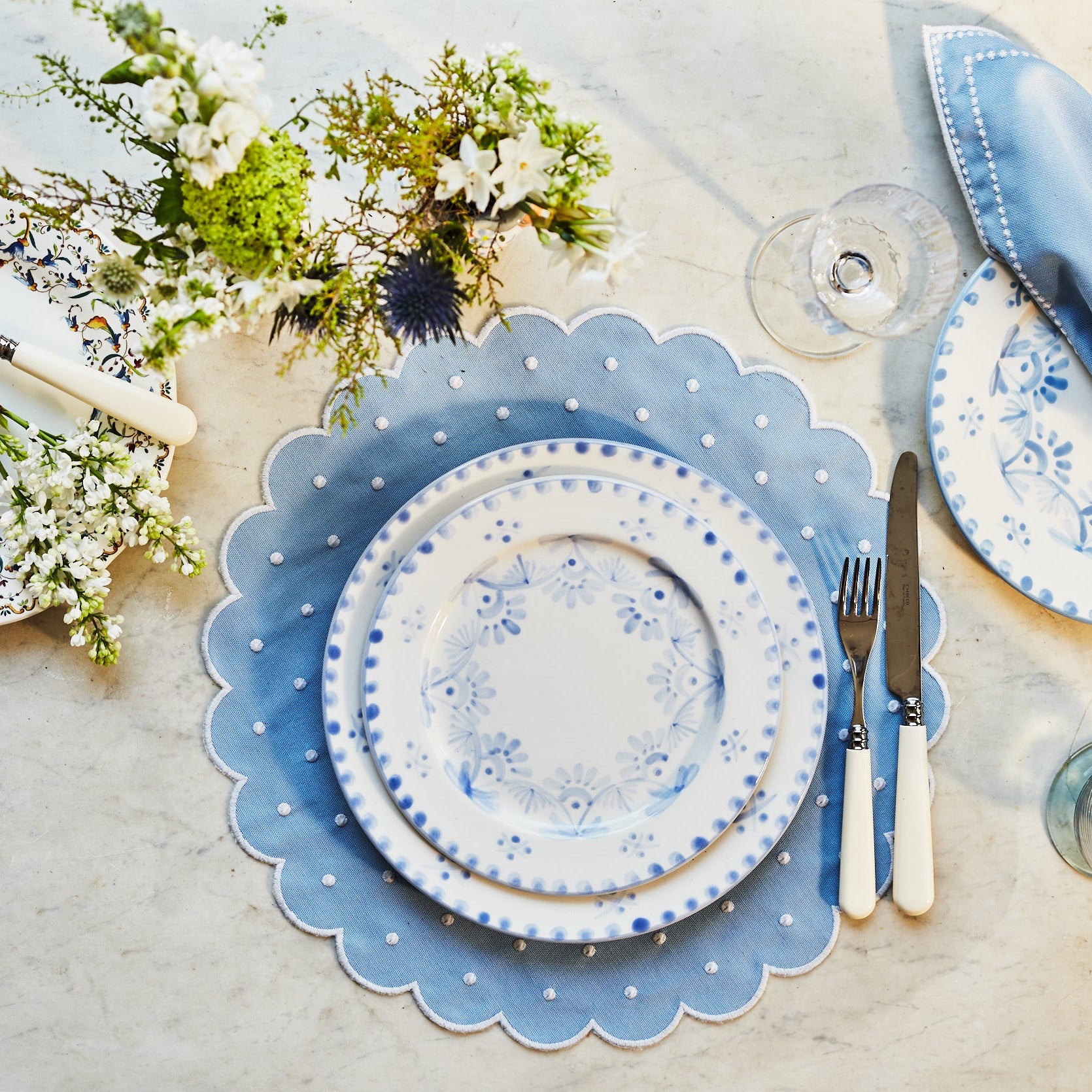 Rent: Gisele Blue Dinner (26cm)