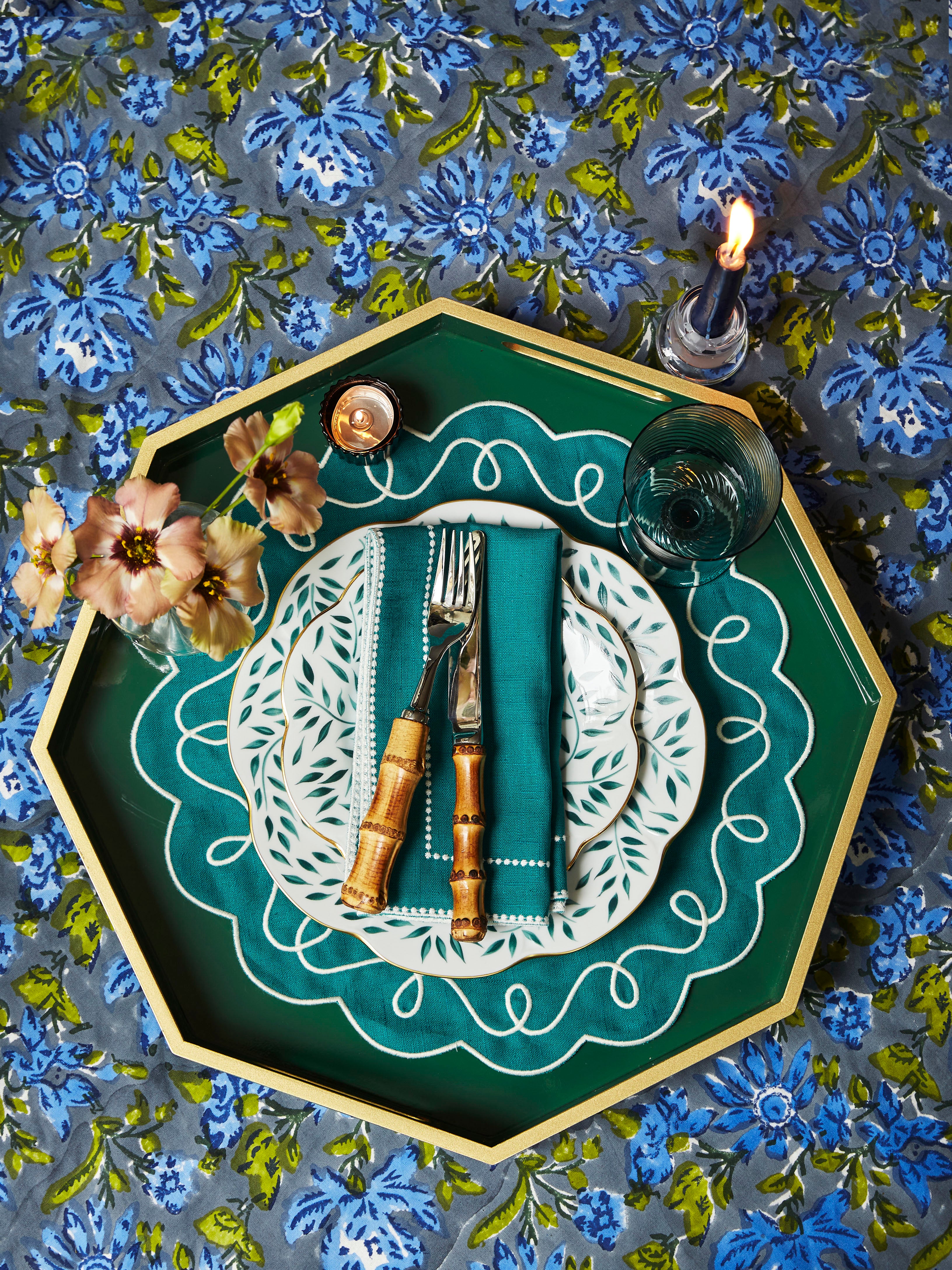 Rent: Green & Gold Leaves Dinner