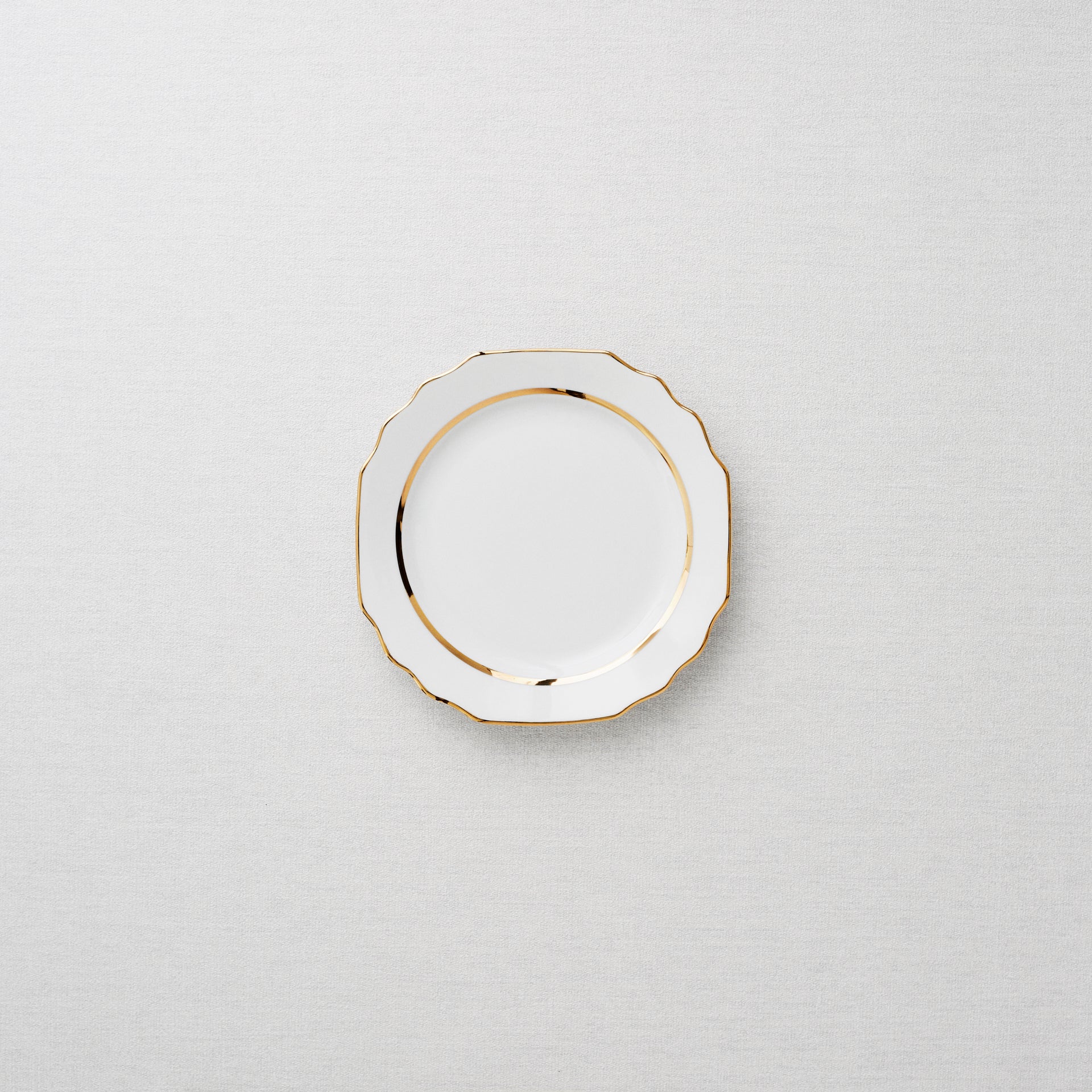 Rent: Vienna Gold Set From