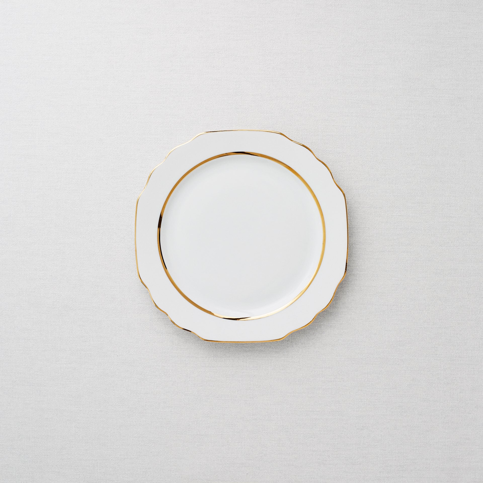 Rent: Vienna Gold Set From