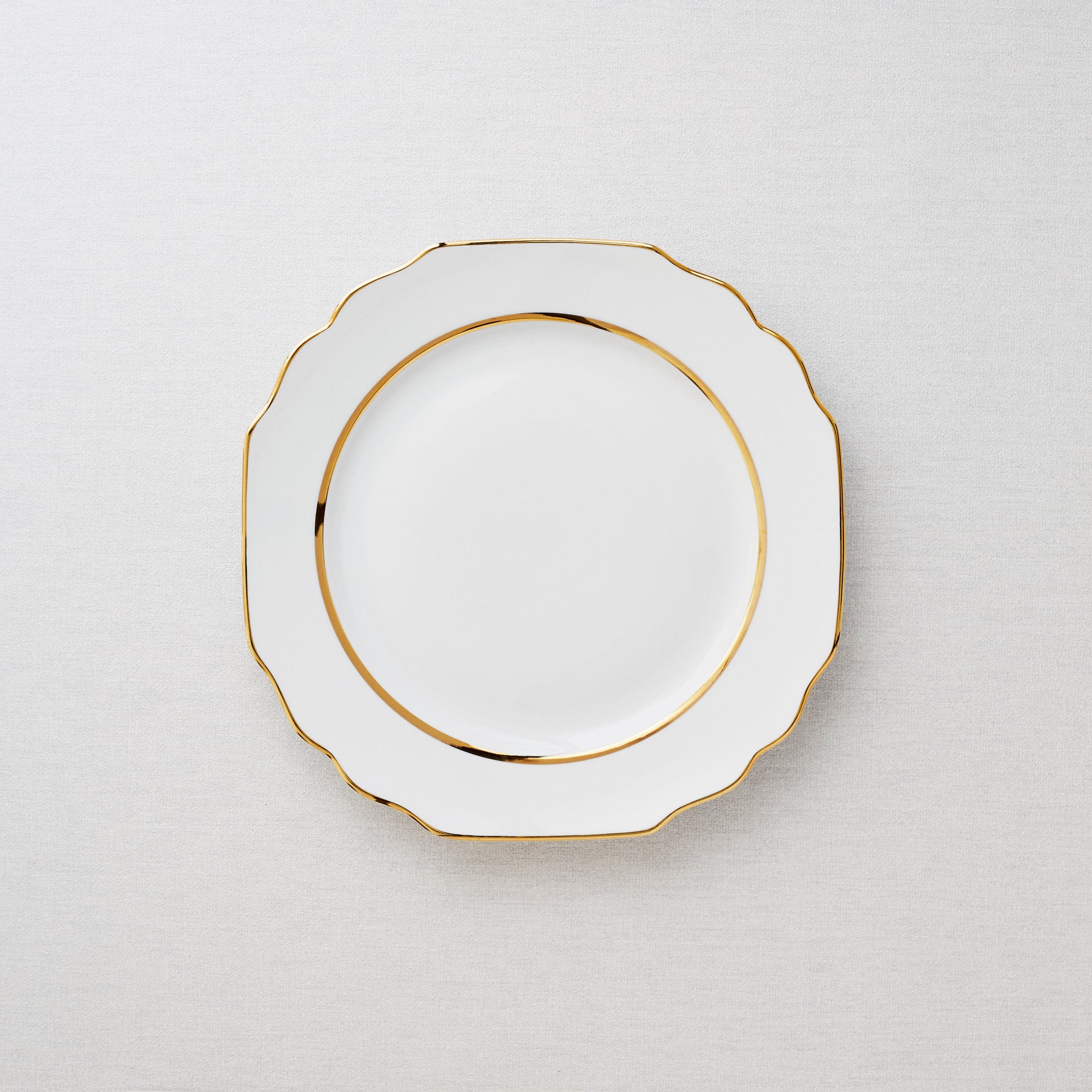 Rent: Vienna Gold Set From