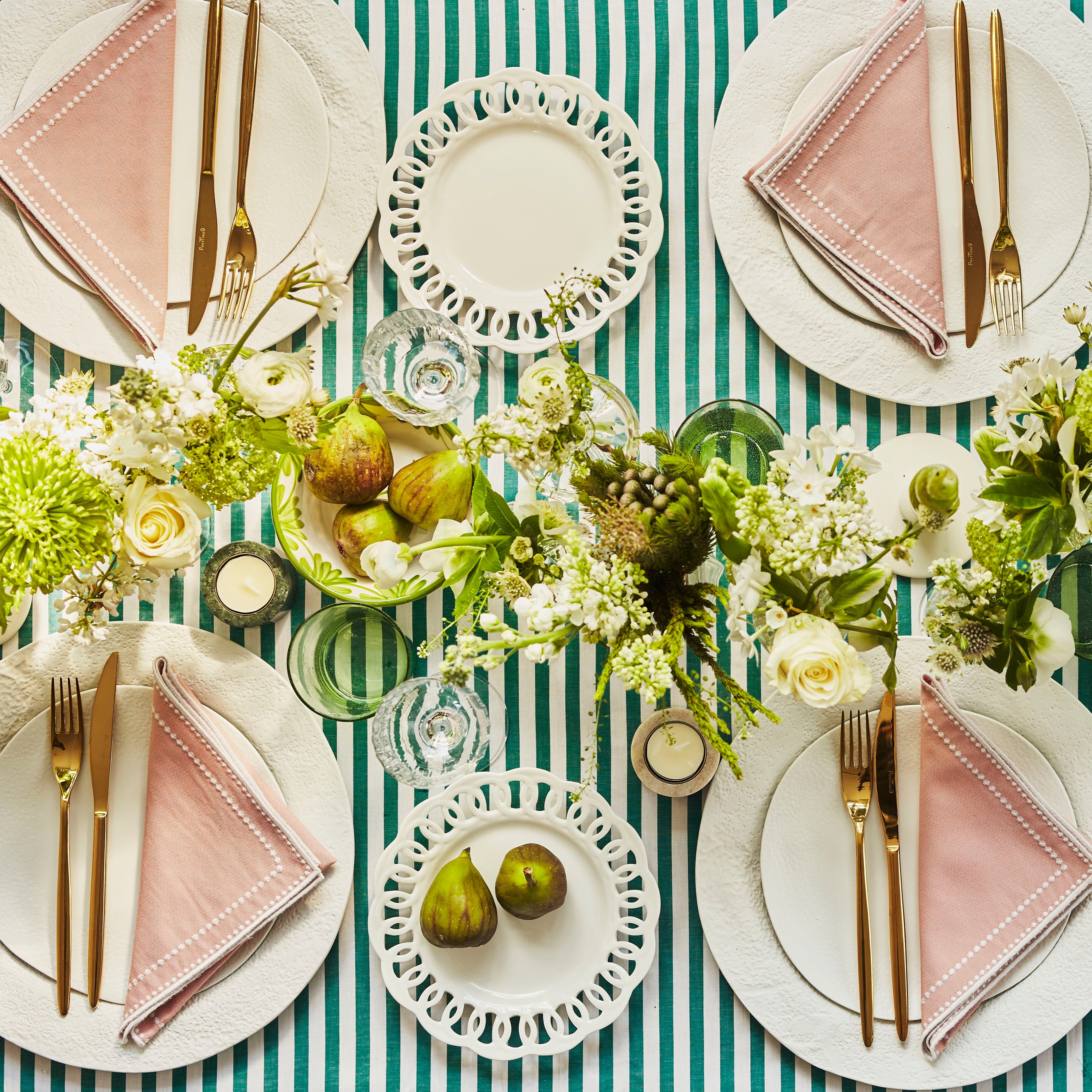 Rent: Abigail Pink Napkin (40x40cm)