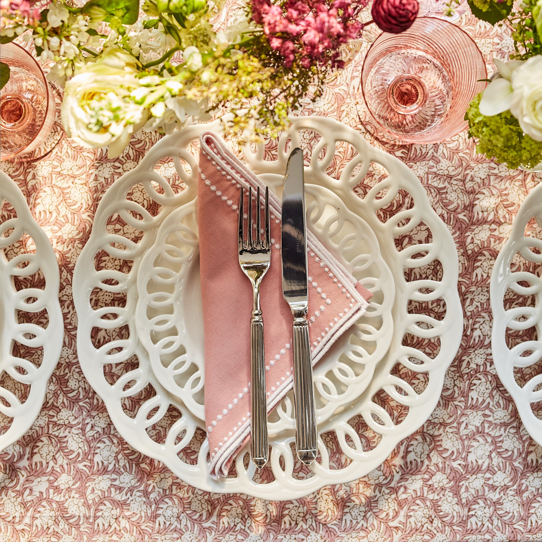 Pink Rosebud Tablecloth - 150x300cm