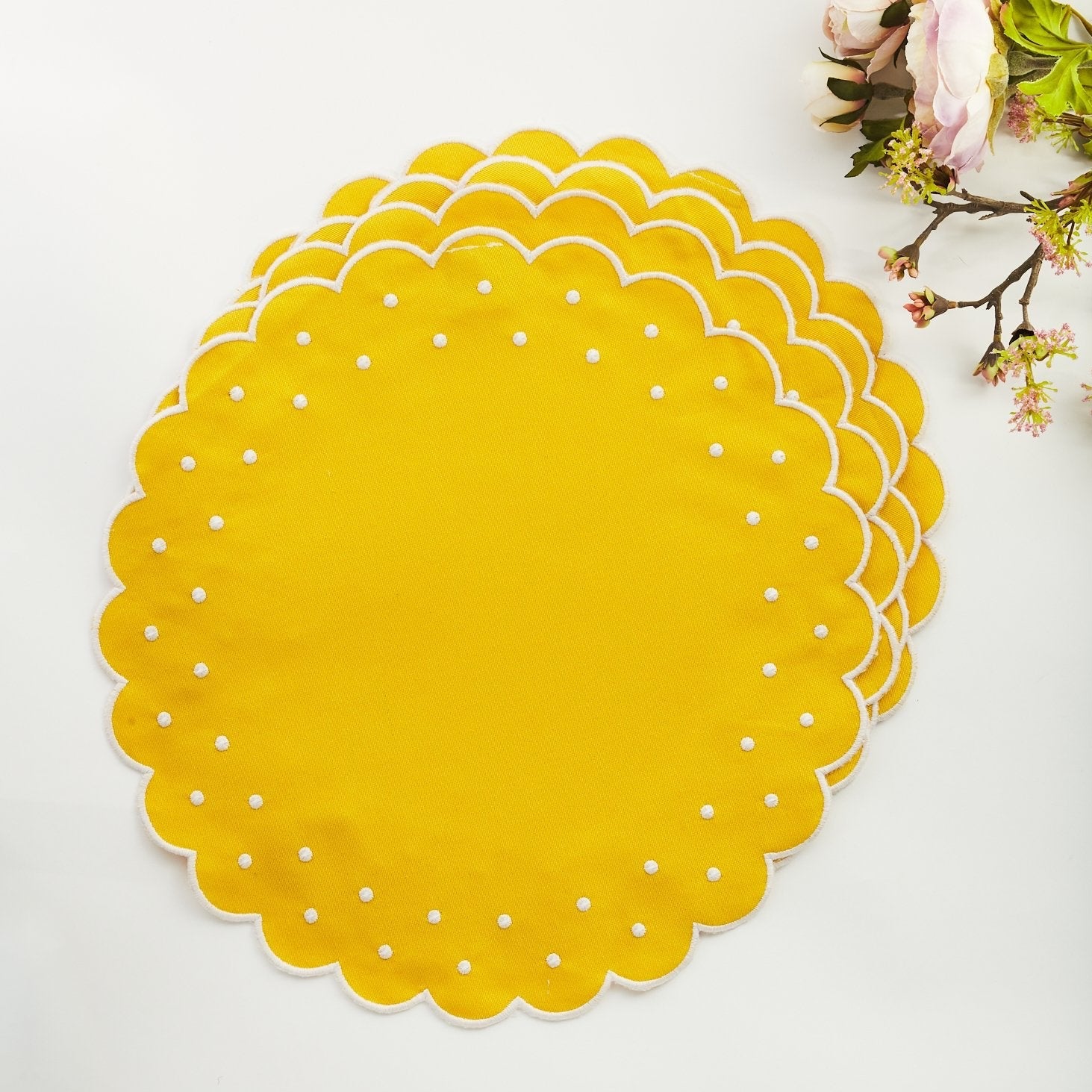 Rent: Daisy Yellow Placemat (40cm)