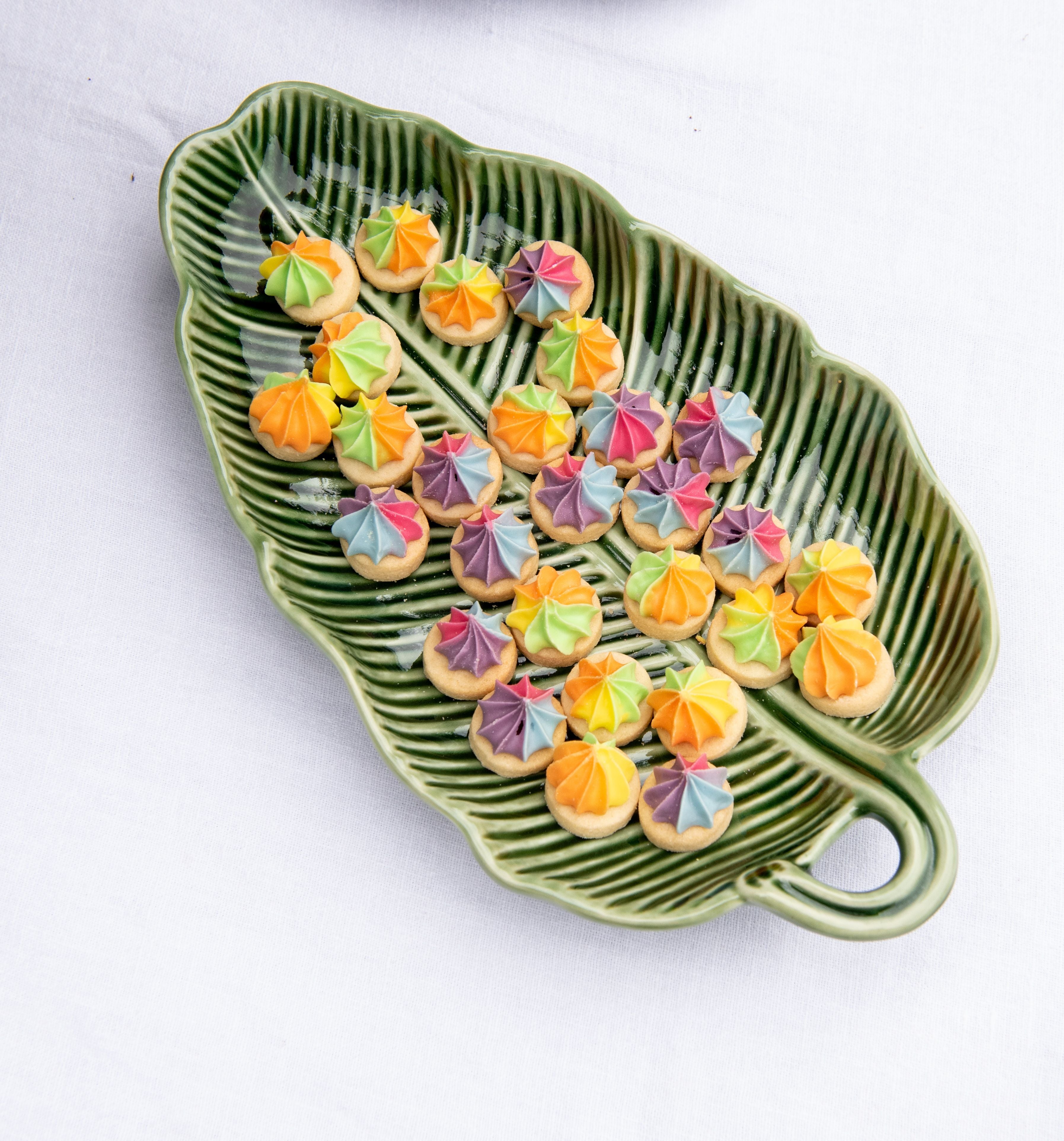 Rent: Green Banana Leaf Dish