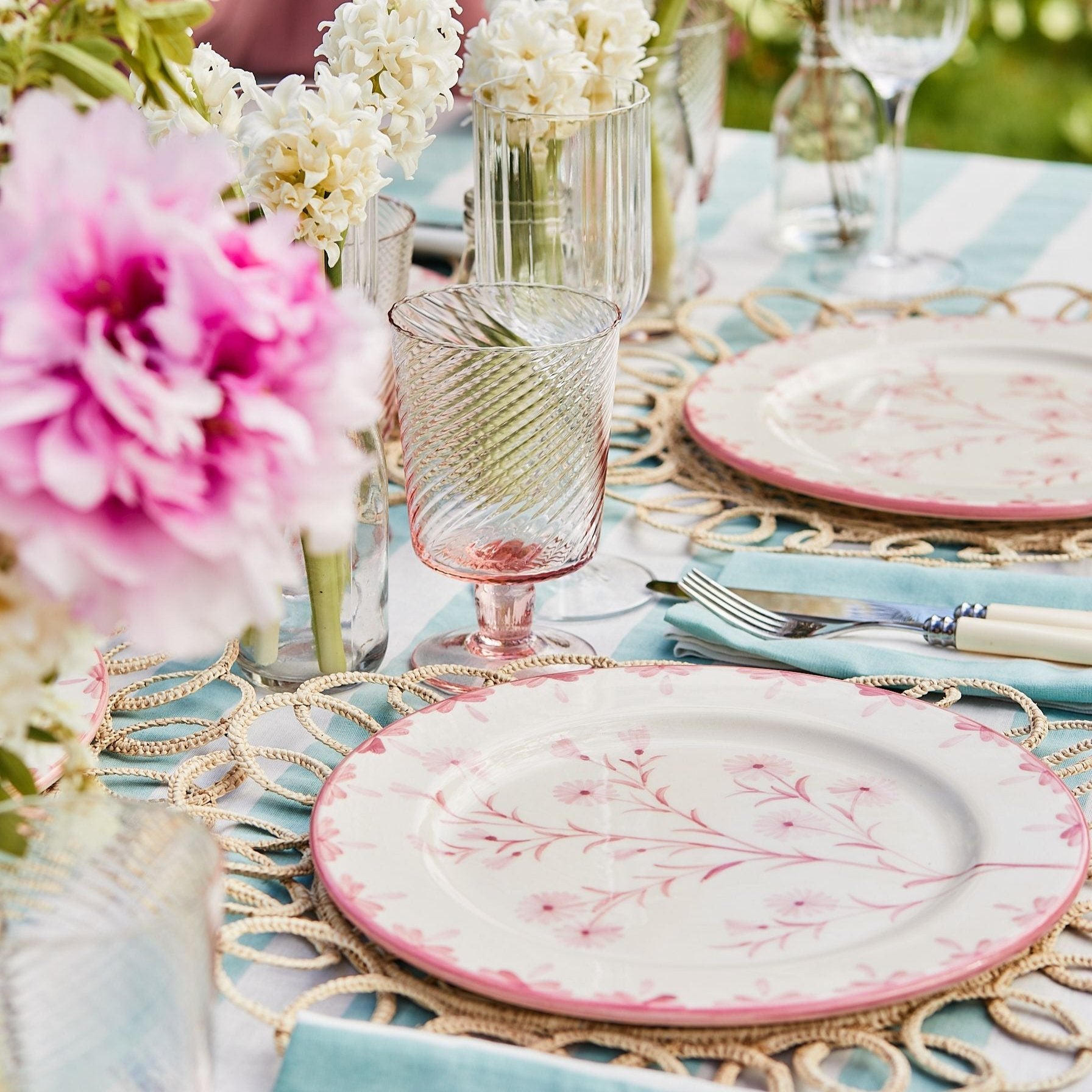 Rent: Winchester Pink Dinner (26cm)