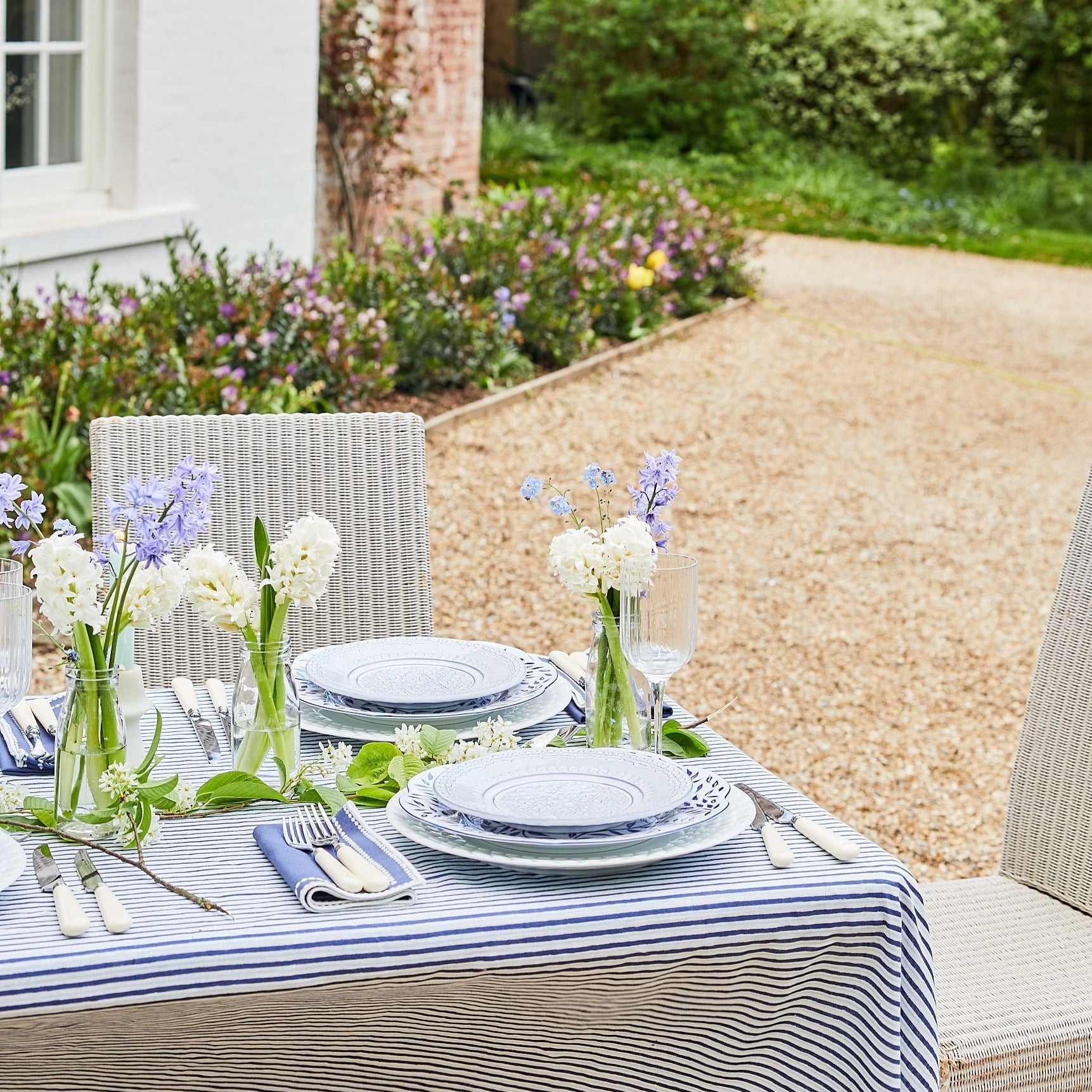 Rent: Abigail Blue Napkin (40x40cm)