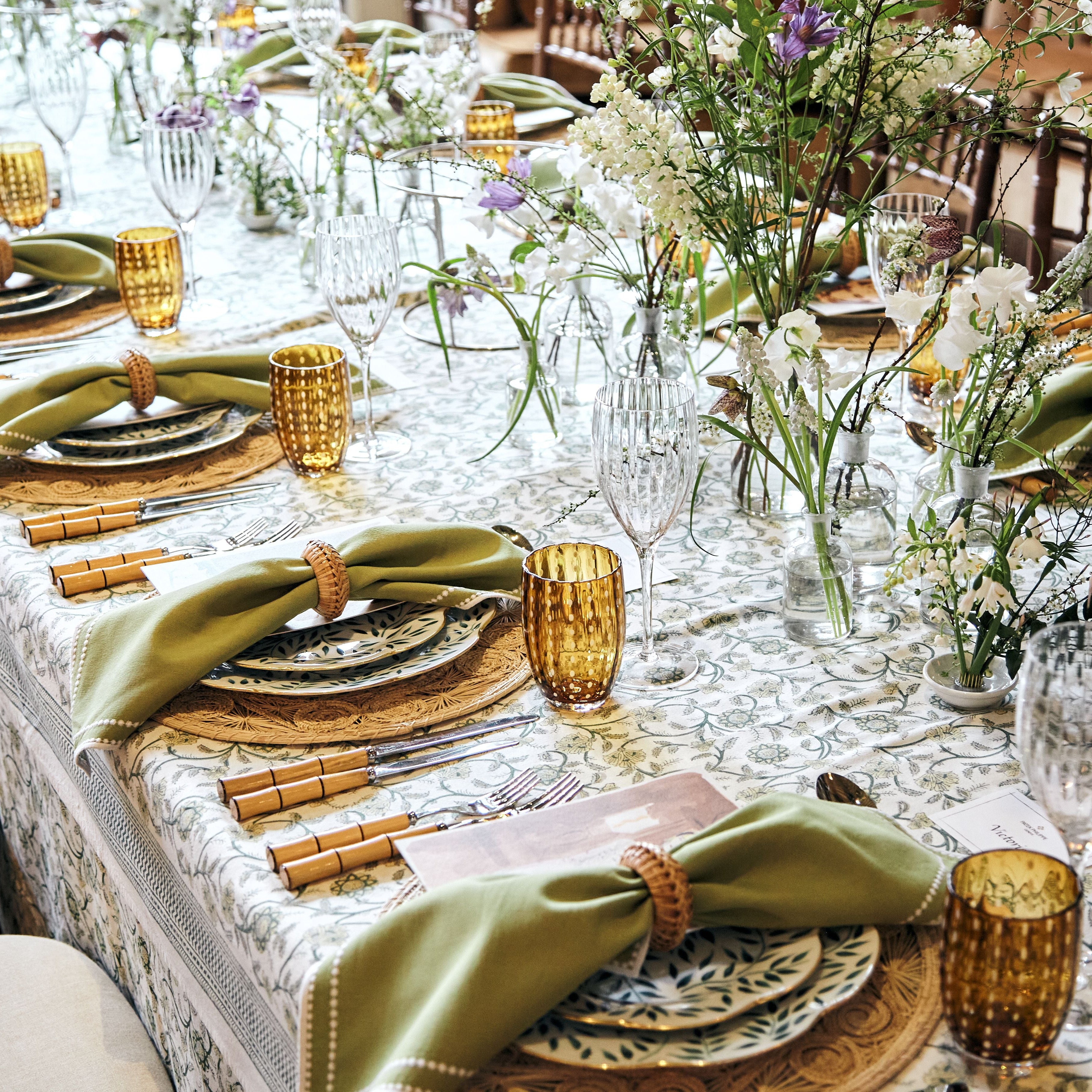 Rent: Green & Gold Leaves Dinner (28cm)
