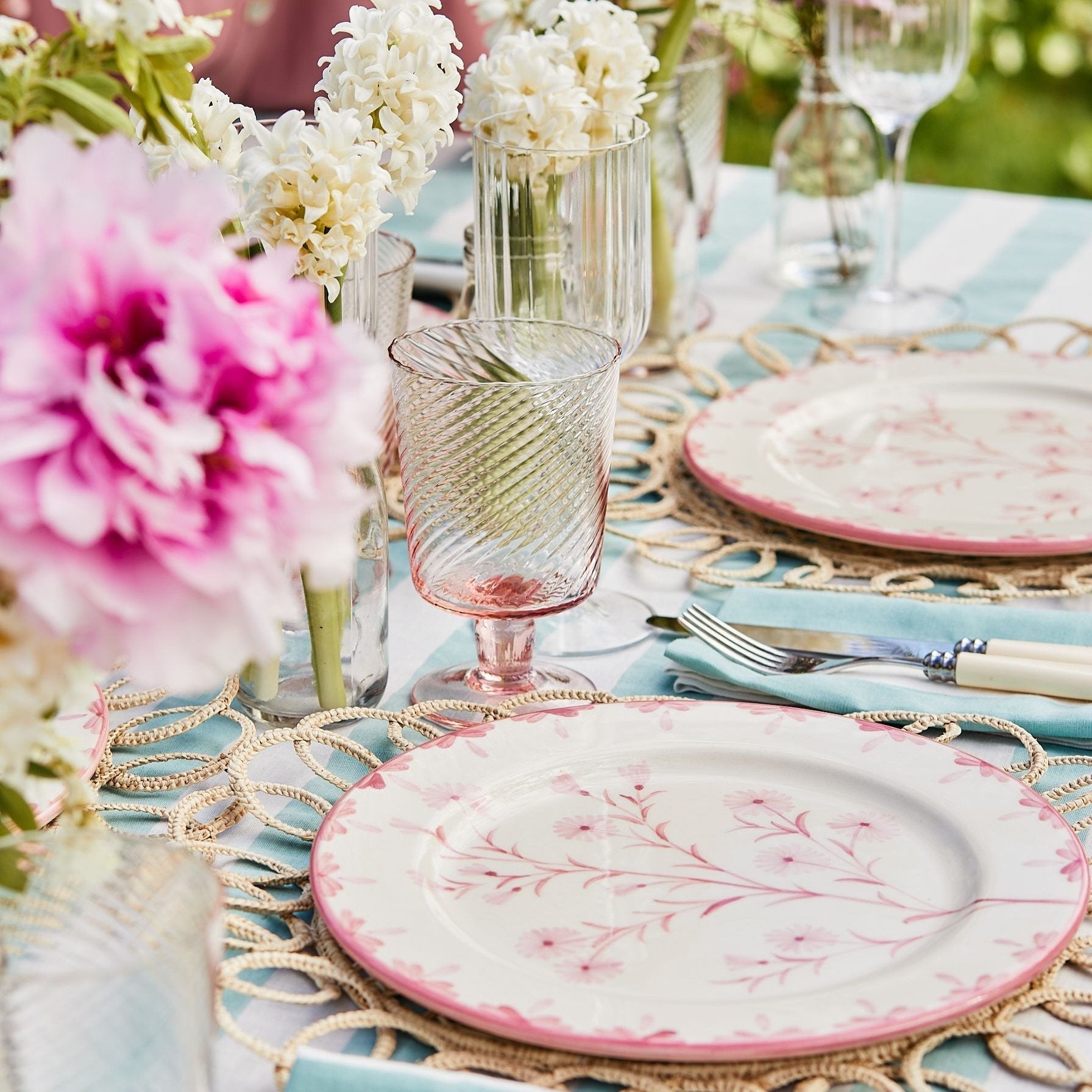 Rent: Winchester Pink Dessert (22.5cm)