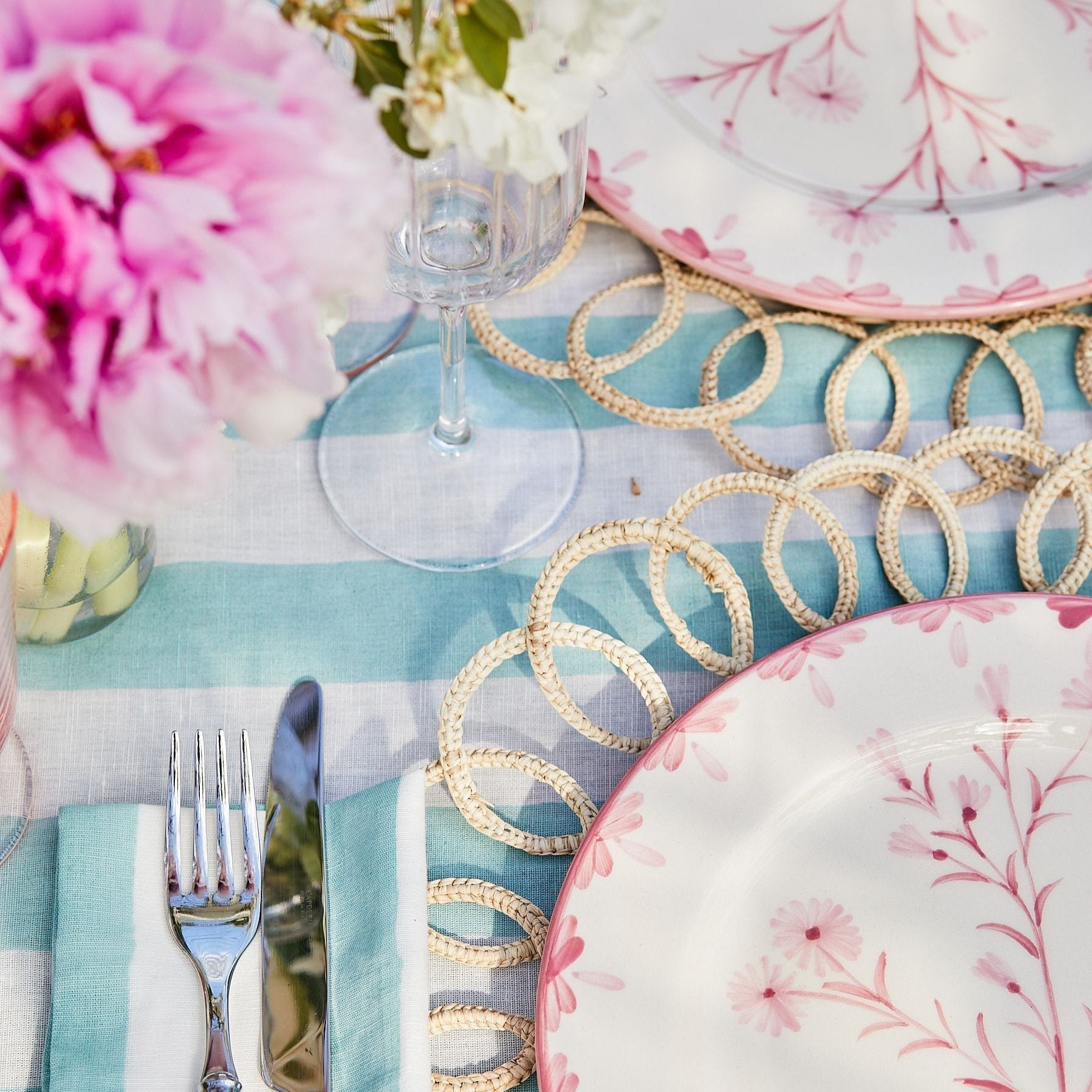 Rent: Winchester Pink Dinner (26cm)