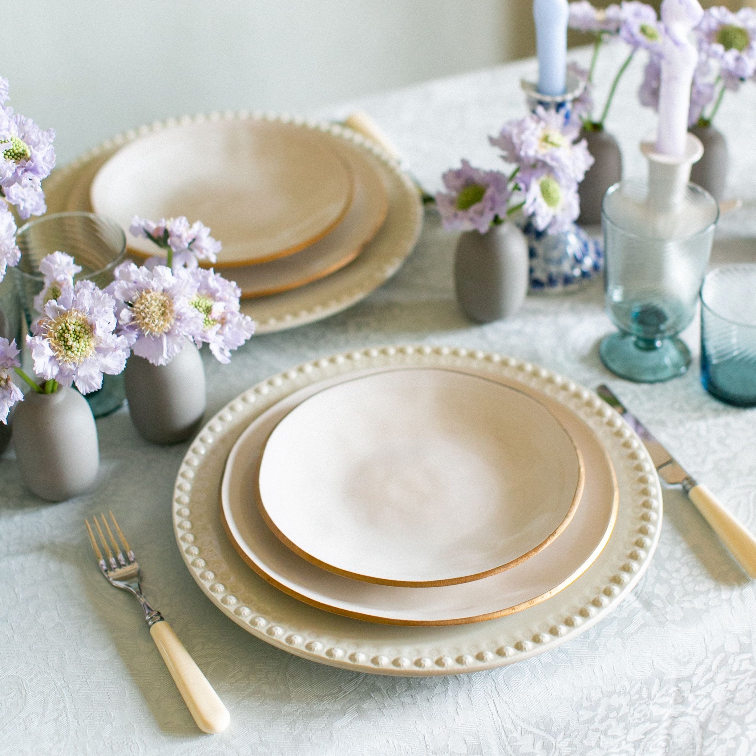 Rent: Natural Blush Gold Edge Dinner (28cm)