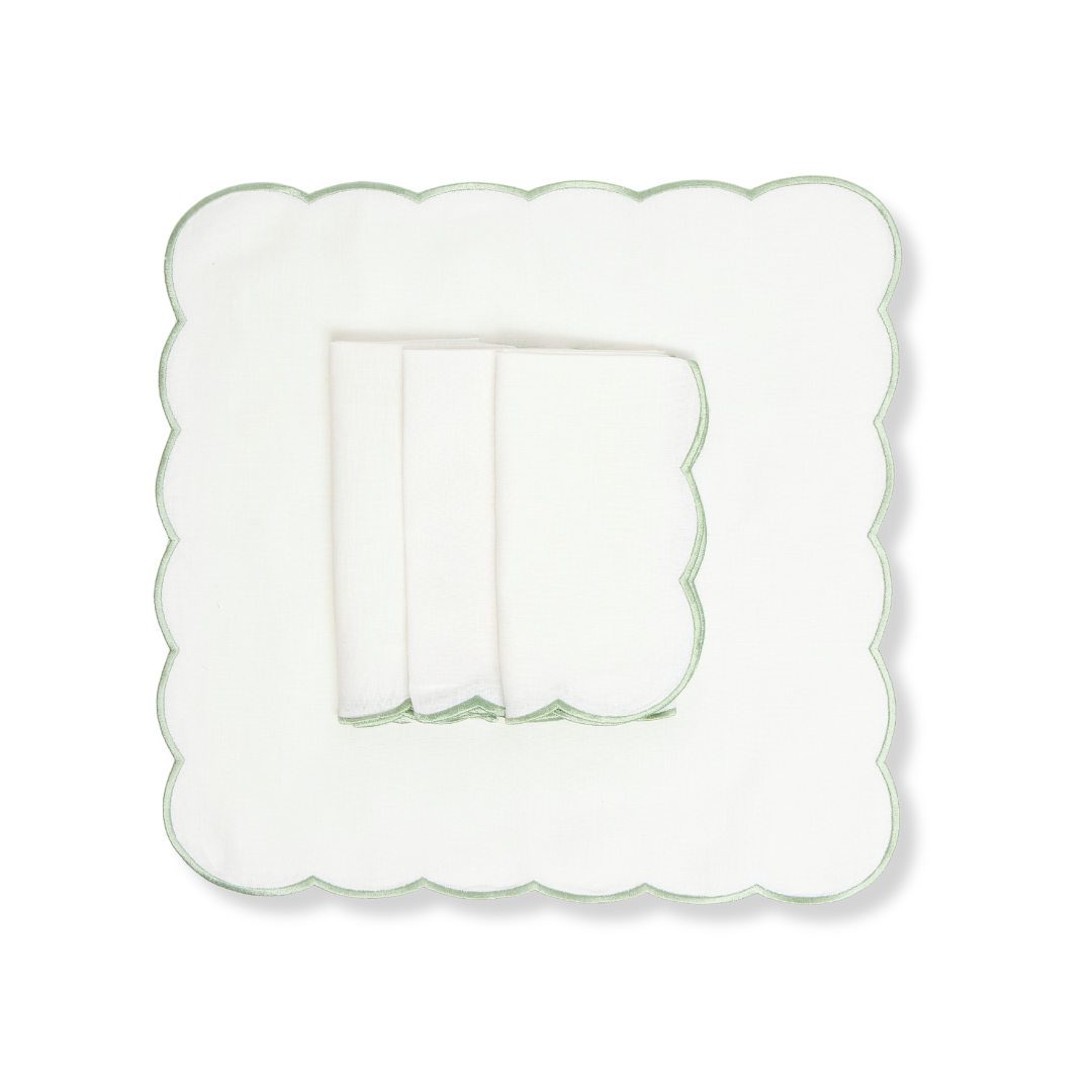 Rent: Green Embroidered Scalloped Napkin (40x40cm)