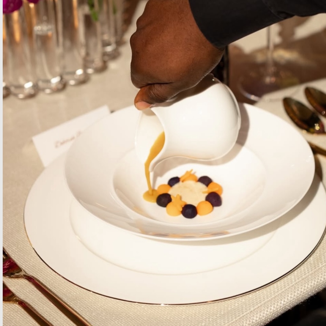 Rent: Selene Silver Dinner (26.5cm)