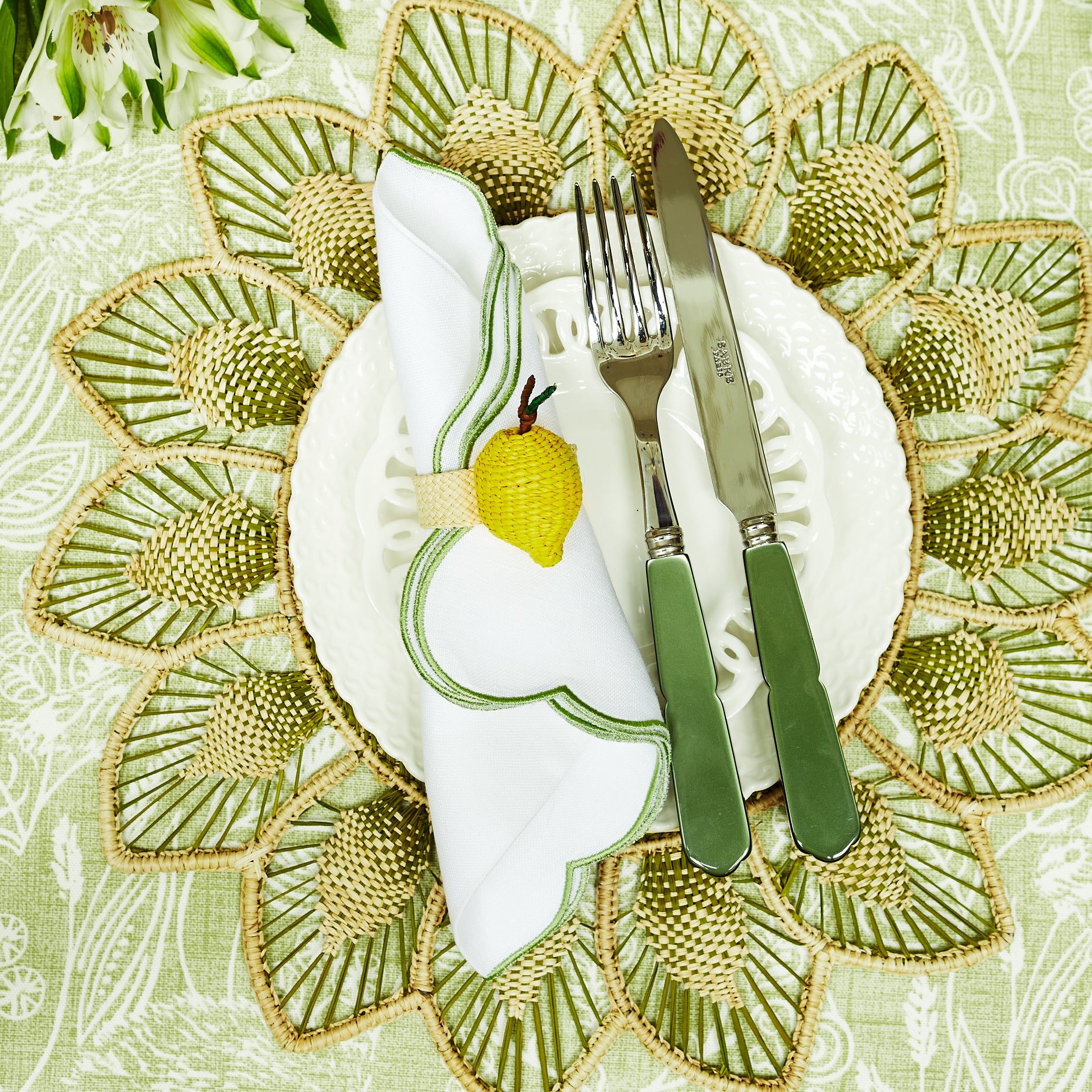 Embroidered Green Scallop Napkin (set of 10) - Preloved
