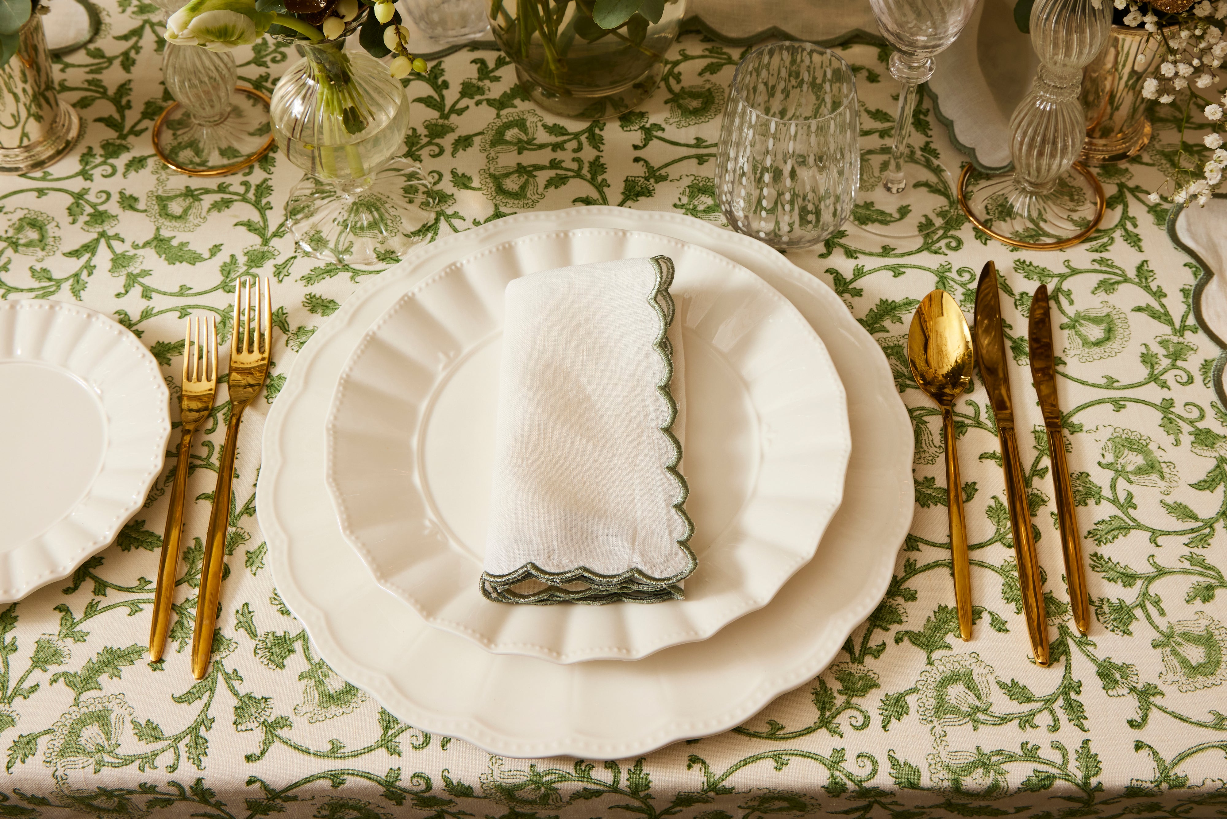 Rent: Ducale White Dinner