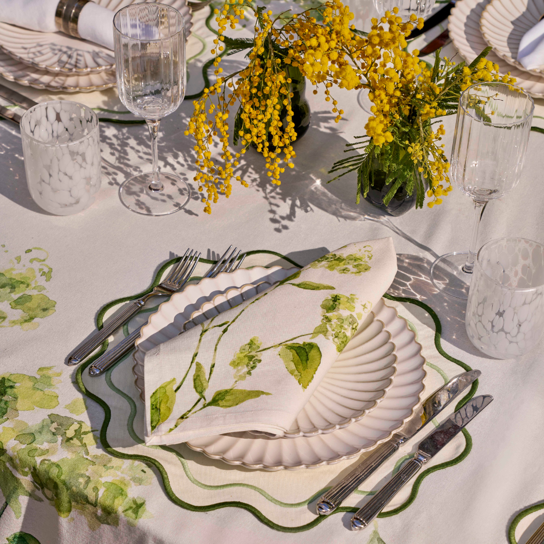 Rent: Green Wavy Bud Vase (11.9cm)