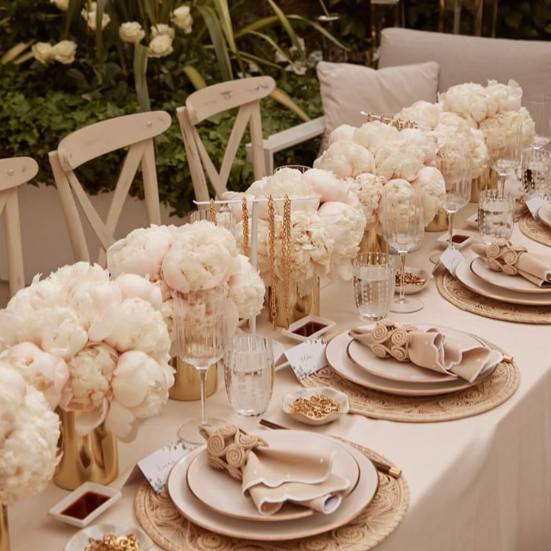 Rent: Swirl Wicker Napkin Holder
