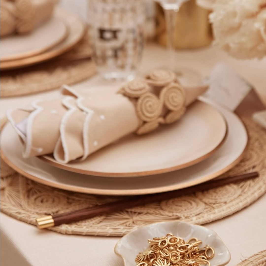Rent: Natural Blush Gold Edge Dinner (28cm)
