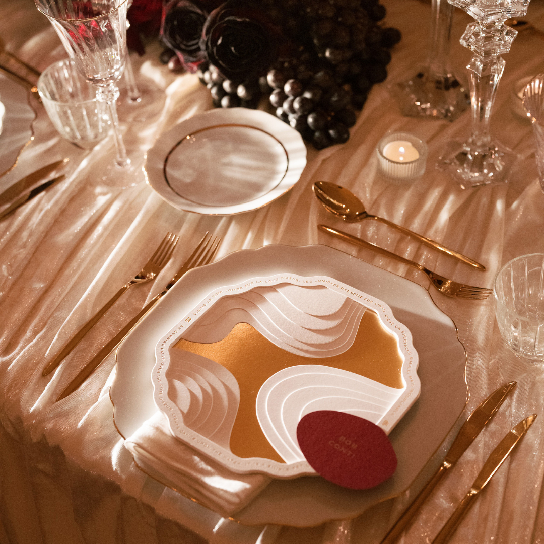 Rent: Vienna Gold Dinner (27cm)
