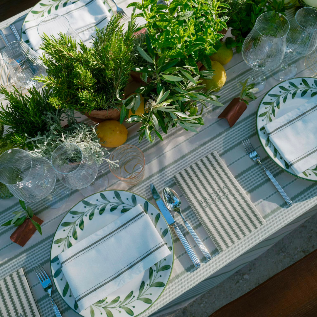 Rent: Aria Green Dinner (27.5cm)