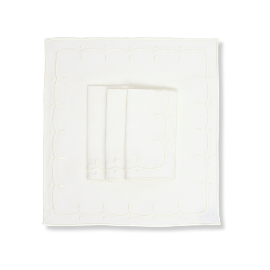 Rent: Poppy All White Napkin (40x40cm)