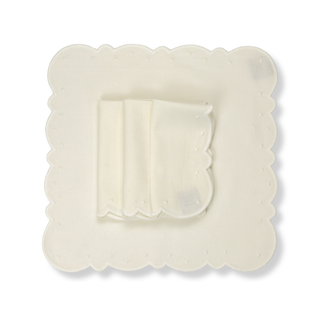 Rent: Margaux All White Napkin (40x40cm)