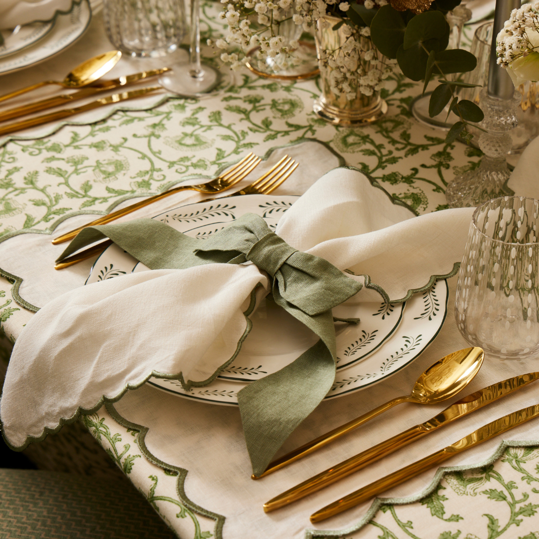 Lola Green Vine Tablecloth - 245x330cm