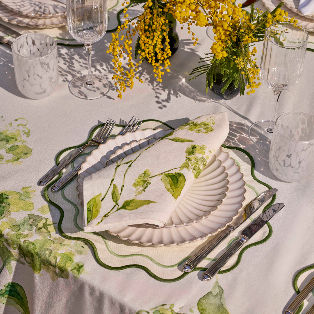 Rent: The Hydrangea Napkin (50x50cm)