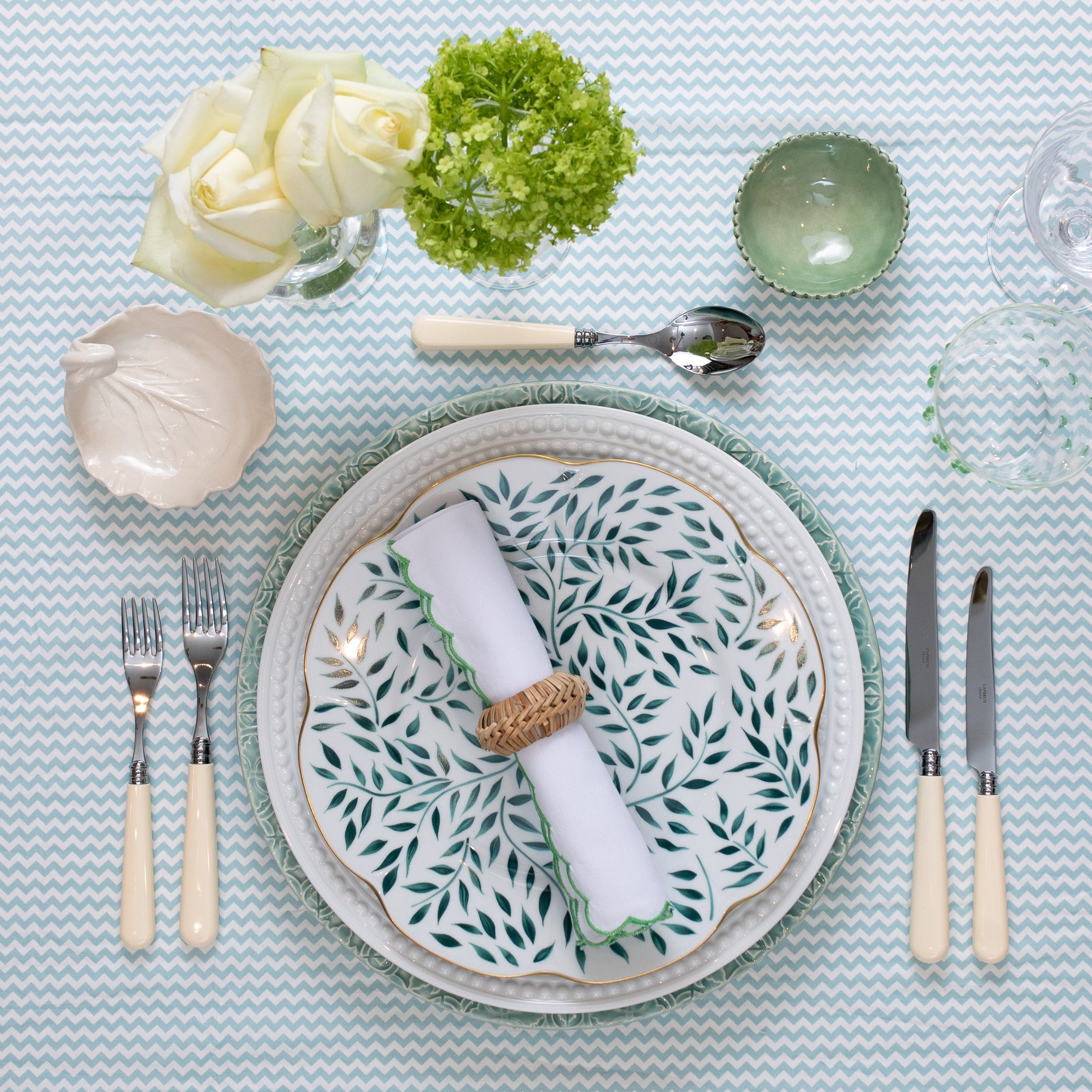 Rent: Green & Gold Leaves Dinner (28cm)