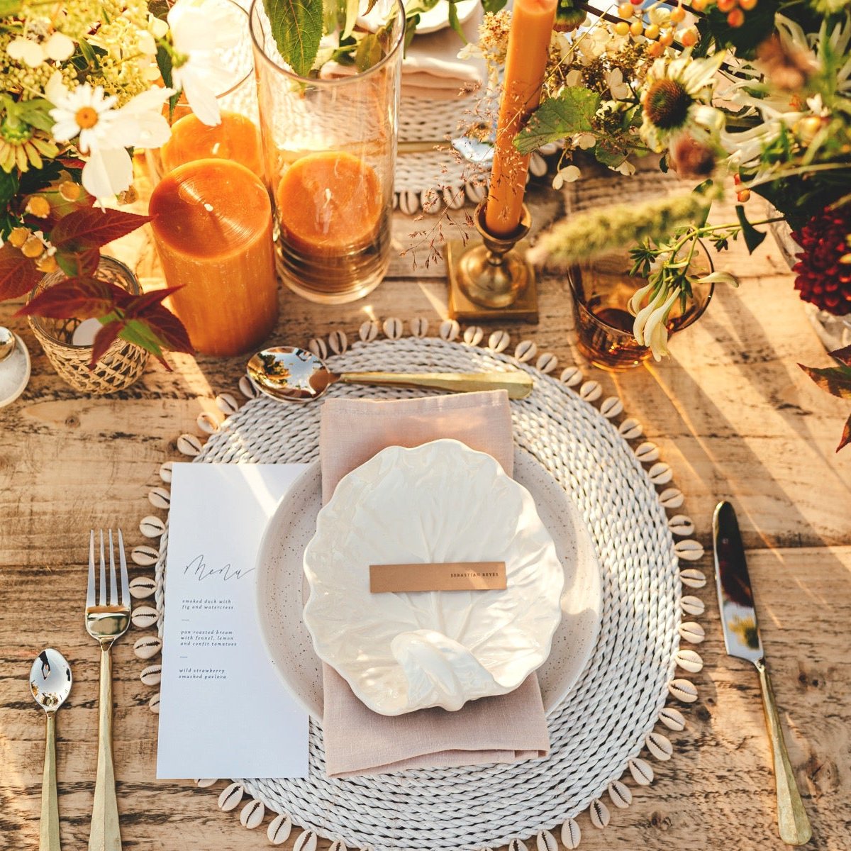 Rent: Small White Cabbage Leaf Dish